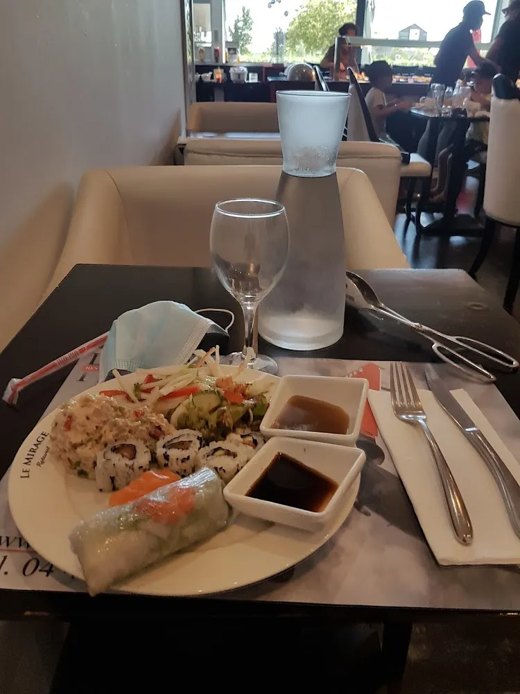 Sushis Et Rouleaux de Printemps Sont Une Bonne Manière de Commencer